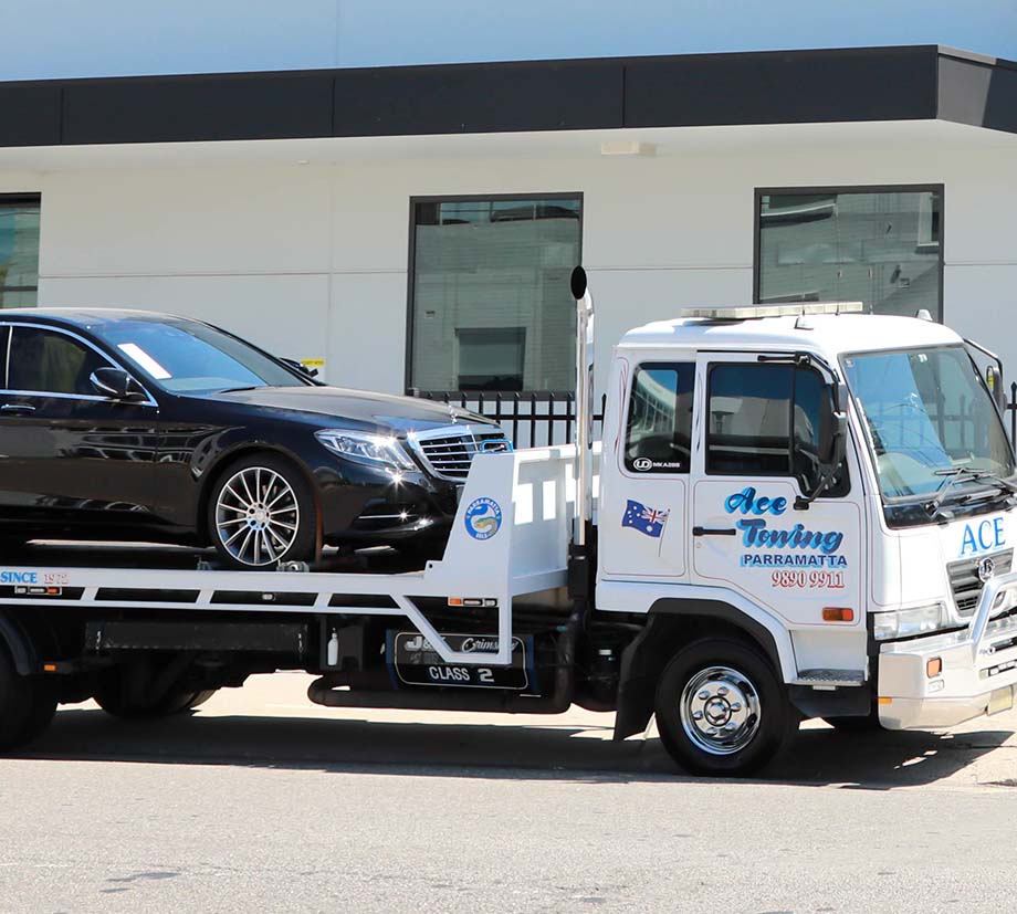 parramatta smash repair towing truck side profile