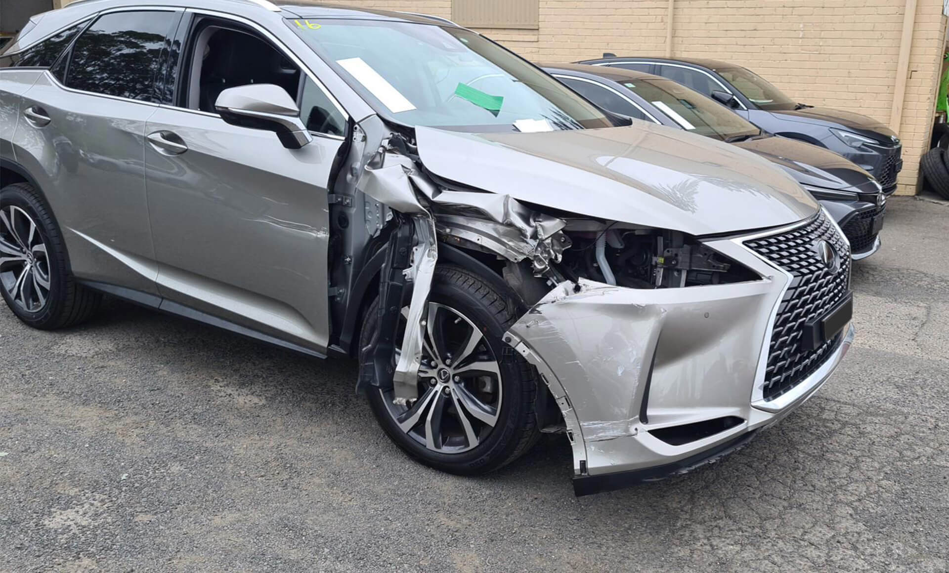 lexus-smash-body-repair-before